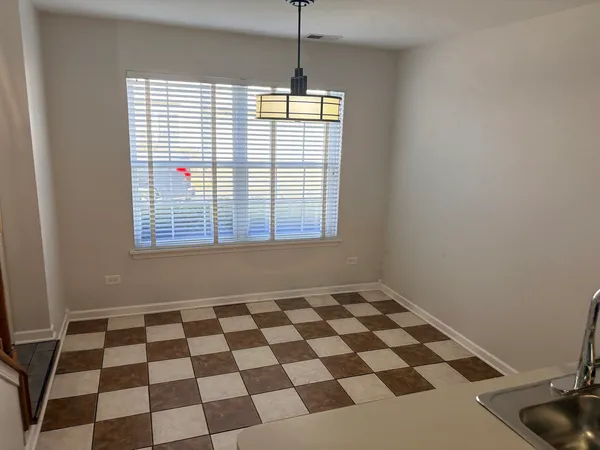 $2,300 | 647 Beaver Court, Unit 647, Naperville, IL 60563