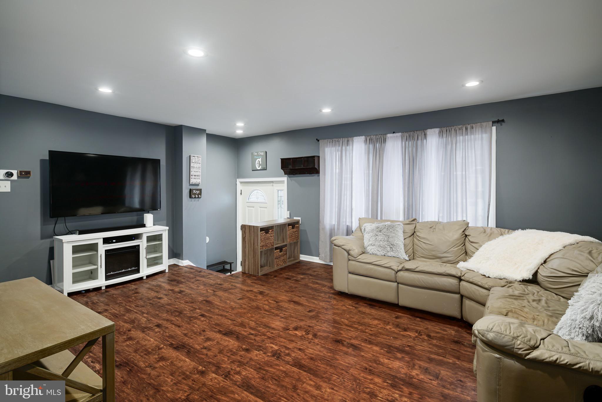 12230 Medford Road Philadelphia, PA 19154 - Photo 3 of 27 Gallery Image 3