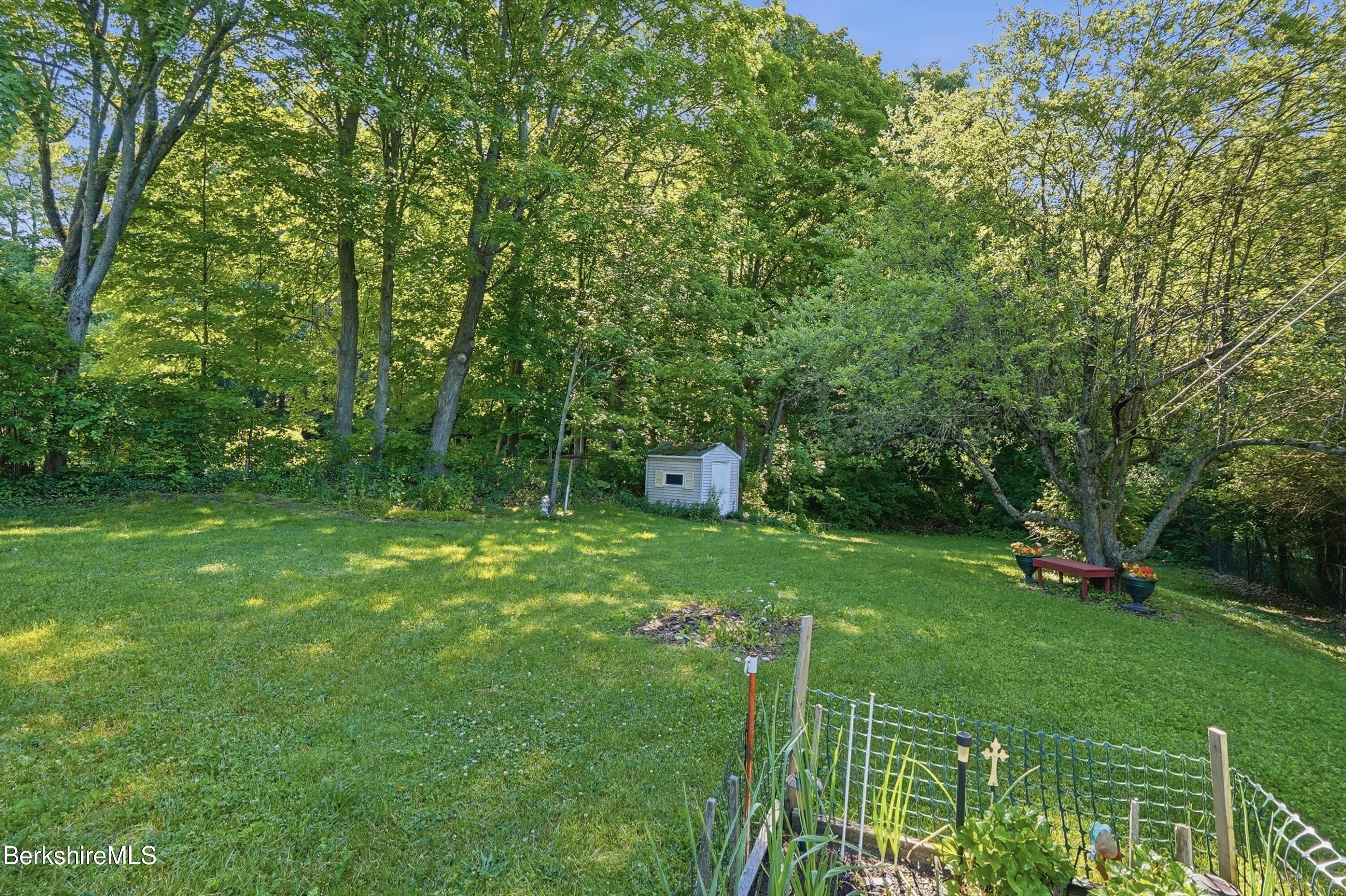 380 Cheshire Road Pittsfield, MA 01201 - Photo 36 of 37 042_cad07082