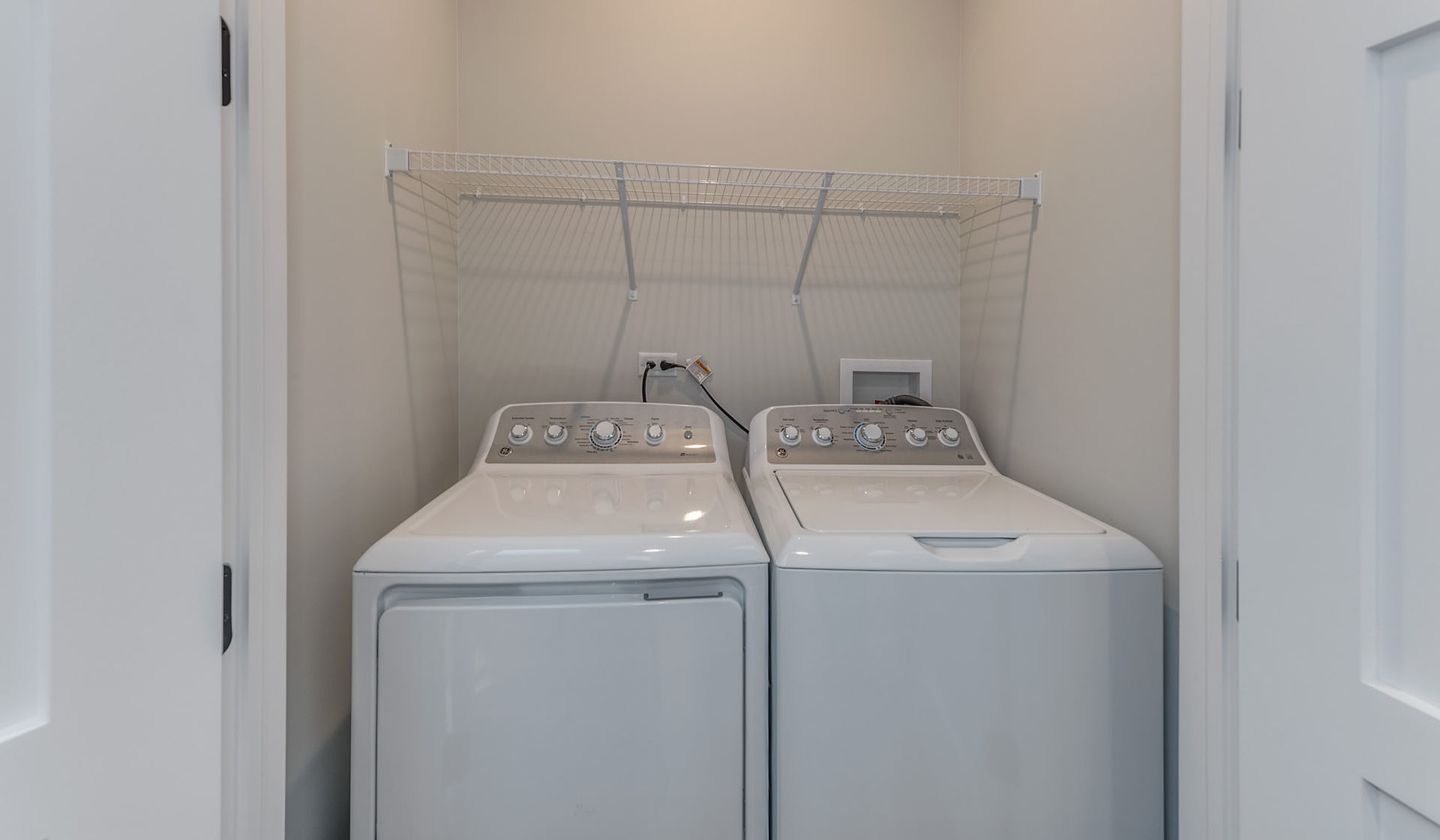 1171 South Eldridge Lane Elmhurst, IL 60126 - Photo 17 of 18 a utility room with dryer and washer
