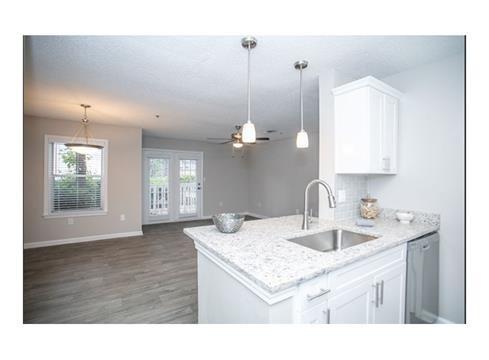 100 Dunwoody Gables Drive, Unit 2D103 Dunwoody, GA 30338 - Photo 3 of 28