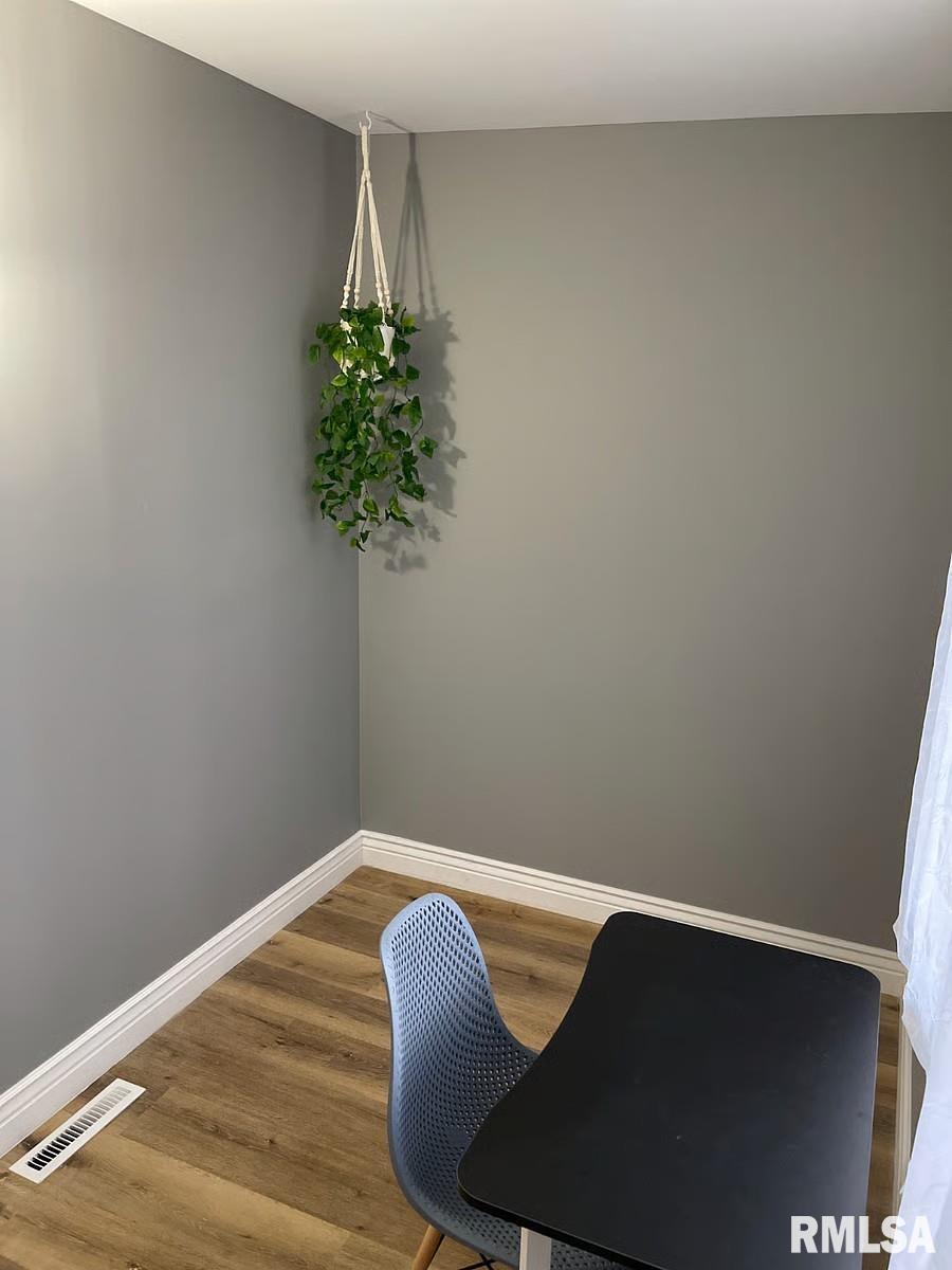 615 South English Avenue Springfield, IL 62704 - Photo 14 of 25