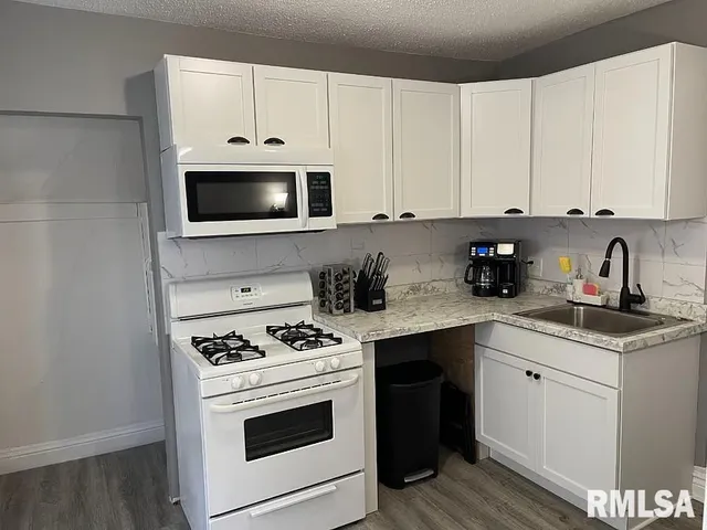 $139,751 | 615 South English Avenue, Springfield, IL 62704