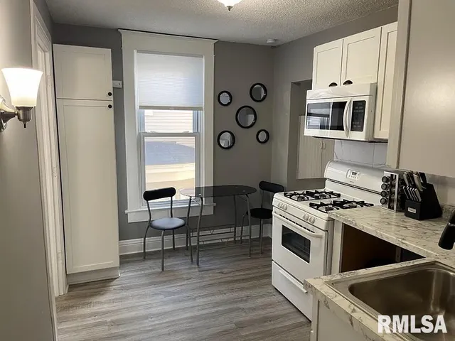 $139,751 | 615 South English Avenue, Springfield, IL 62704