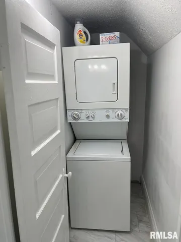 $139,751 | 615 South English Avenue, Springfield, IL 62704