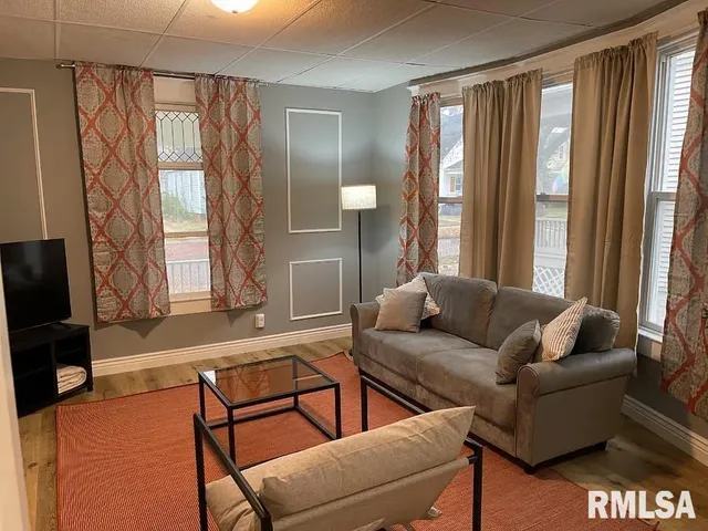 $139,751 | 615 South English Avenue, Springfield, IL 62704