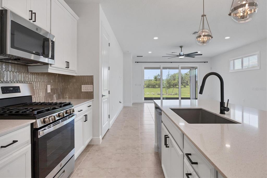 8177 Sternway Road Sarasota, FL 34240 - Photo 14 of 61 Gallery Image 14