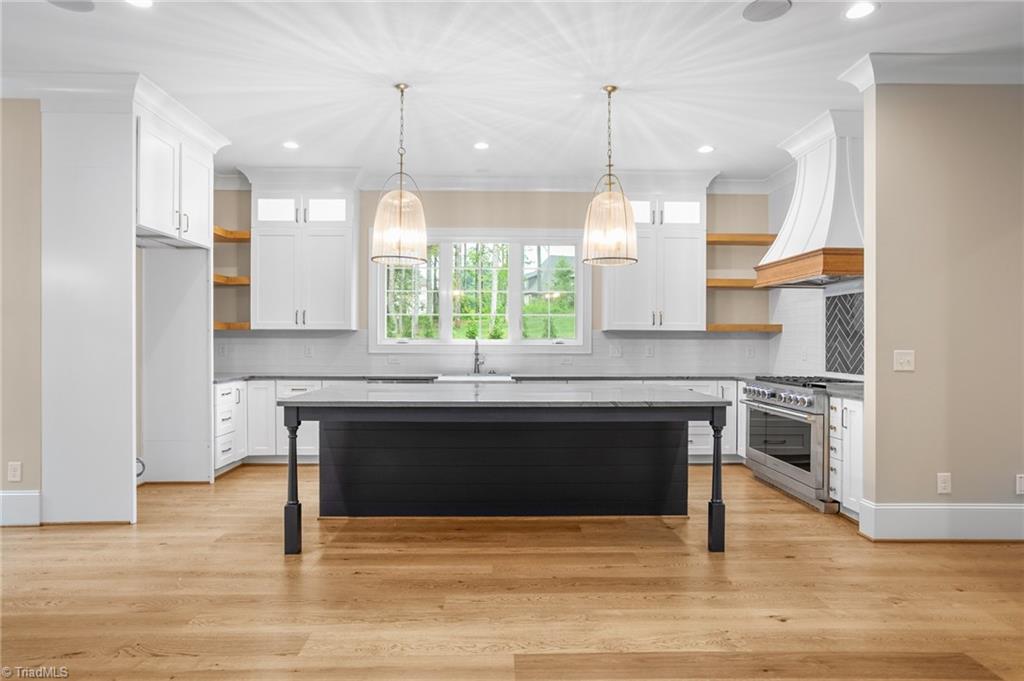 8015 Cranston Court Oak Ridge, NC 27310 - Photo 13 of 46