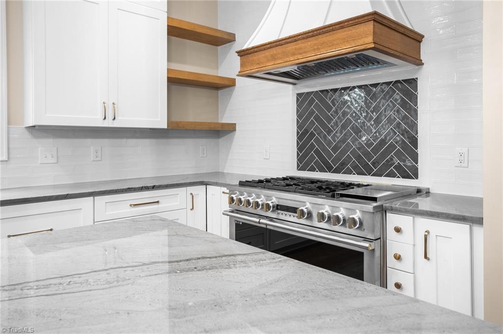 8015 Cranston Court Oak Ridge, NC 27310 - Photo 14 of 46