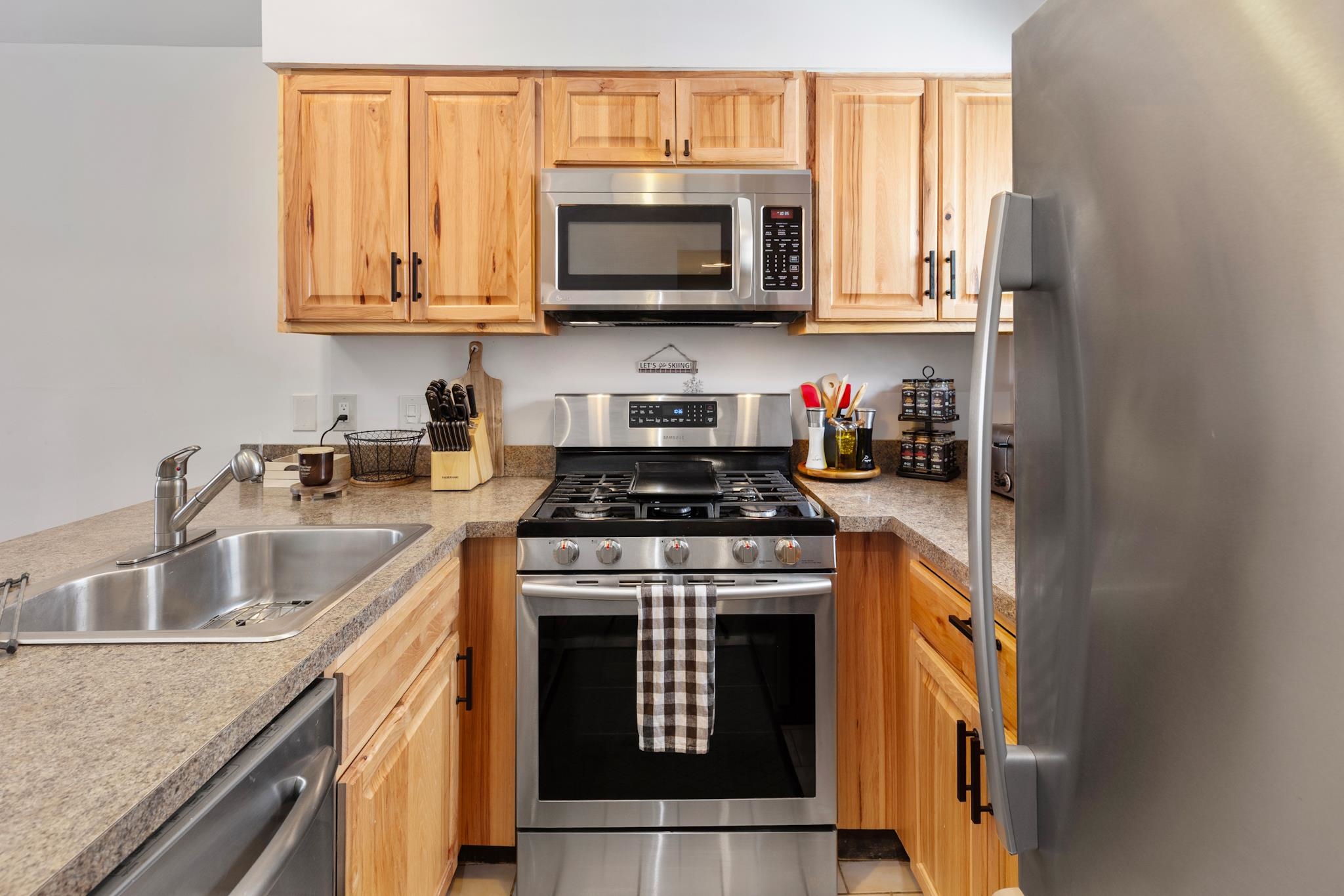 329 Village Circle, Unit V8 Killington, VT 05751 - Photo 14 of 60