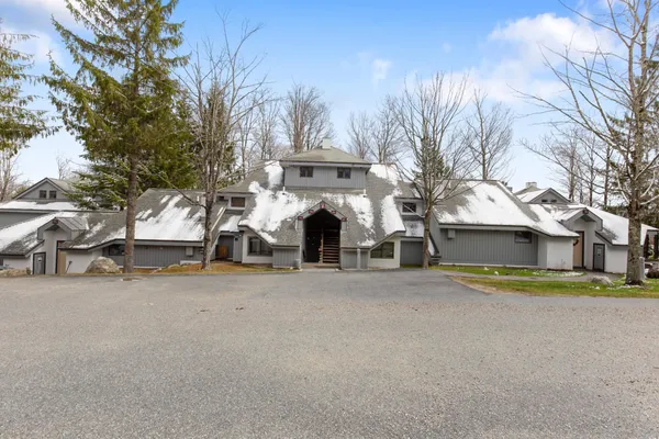 $499,000 | 329 Village Circle, Unit V8, Killington, VT 05751