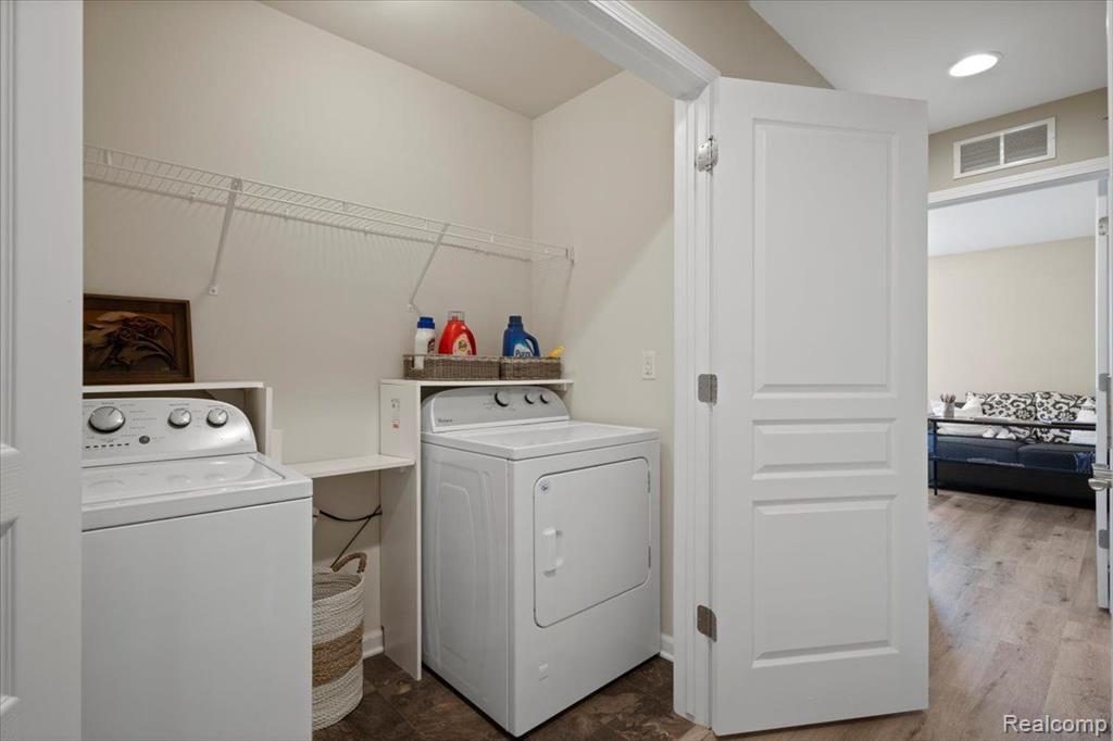 2754 Helmsdale Circle Rochester, MI 48307 - Photo 19 of 38 Gallery Image 19