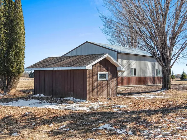 $430,000 | W602 County Road East, Cecil, WI 54111