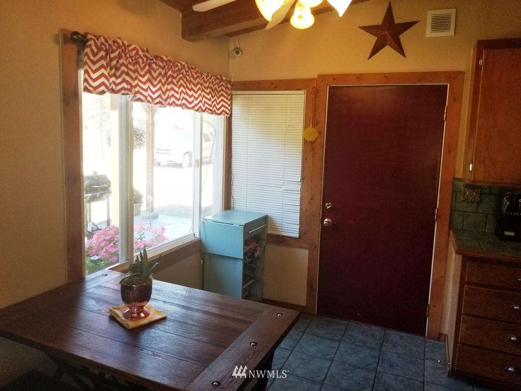 1855 H Street Road Blaine, WA 98230 - Photo 4 of 25 Gallery Image 4