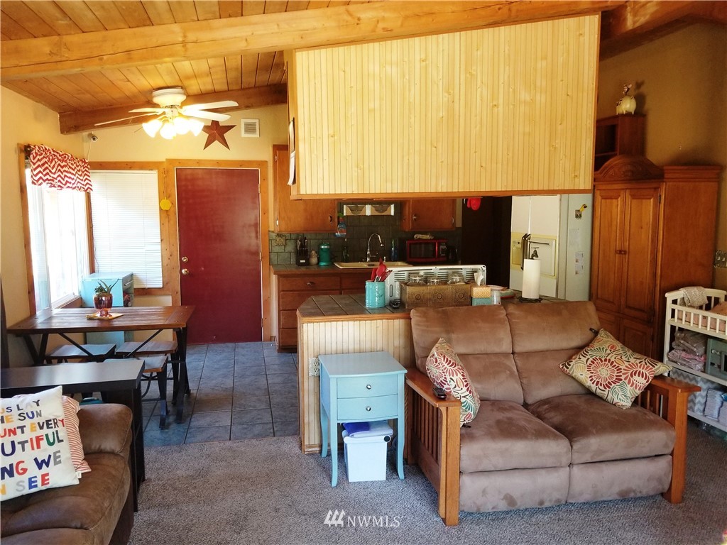 1855 H Street Road Blaine, WA 98230 - Photo 6 of 25 Gallery Image 6