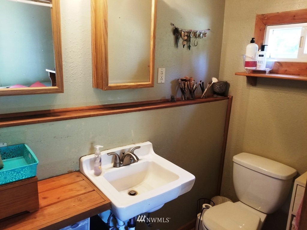 1855 H Street Road Blaine, WA 98230 - Photo 8 of 25 Gallery Image 8