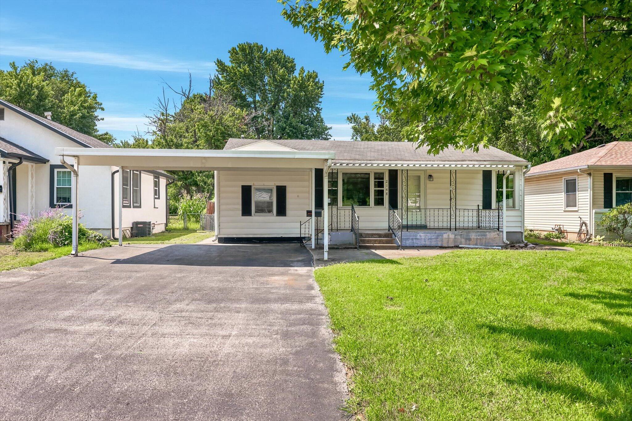 2148 East Walnut Street Springfield, MO 65802 - Photo 2 of 25 01-Walnut_021