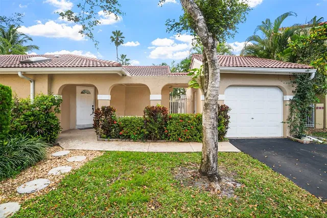 $689,000 | 1427 Seagrape Circle, Weston, FL 33326