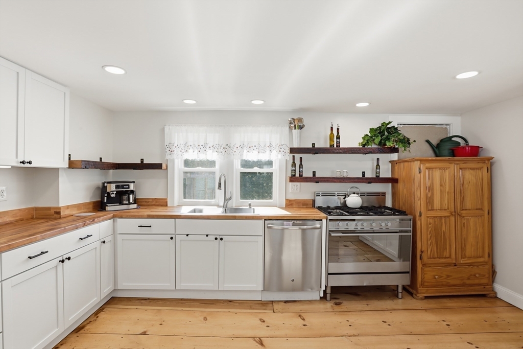 25 Pepperell Road Brookline, NH 03033 - Photo 11 of 42