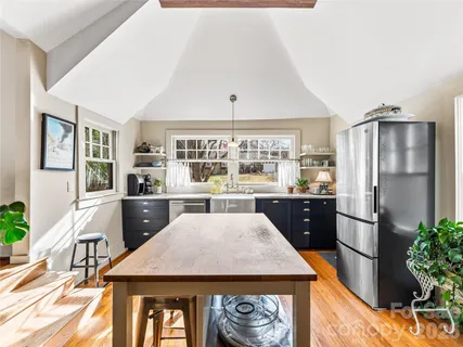 $699,000 | 4 Duke Street, Asheville, NC 28803