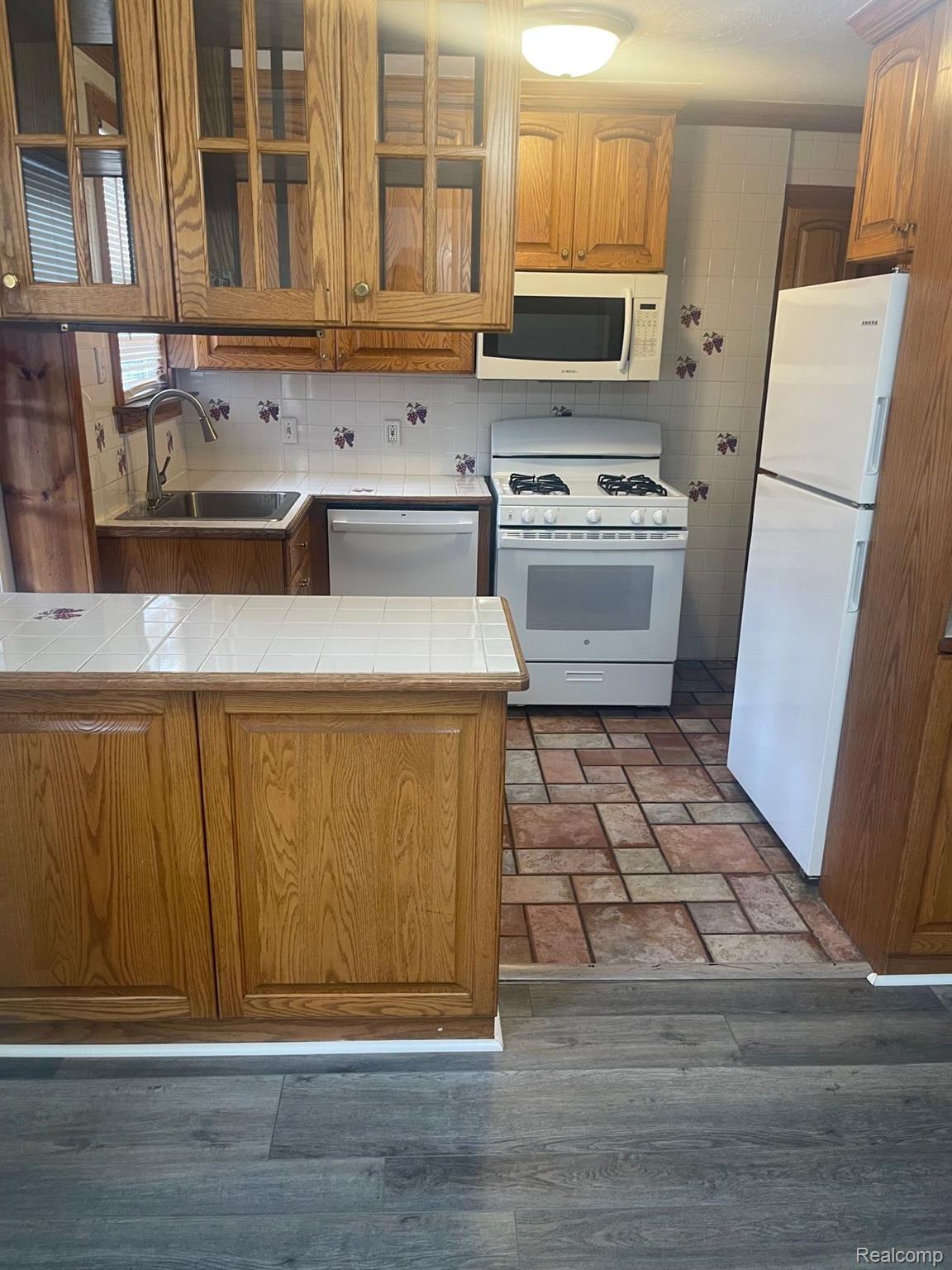 5931 Miller Road Dearborn, MI 48126 - Photo 12 of 33 Gallery Image 12