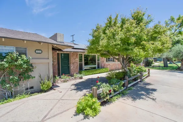 $519,900 | 294 West San Bruno Avenue, Fresno, CA 93704