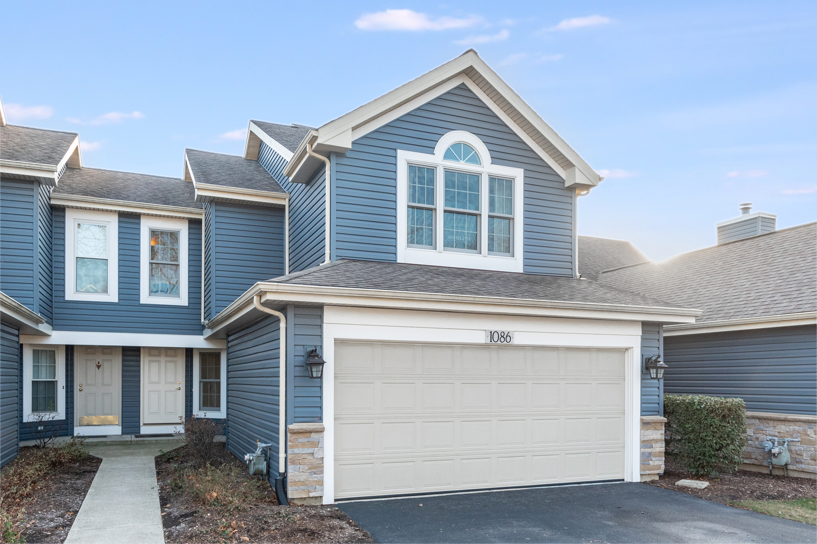 1086 Ridgefield Circle Carol Stream, IL 60188 - Photo 1 of 1