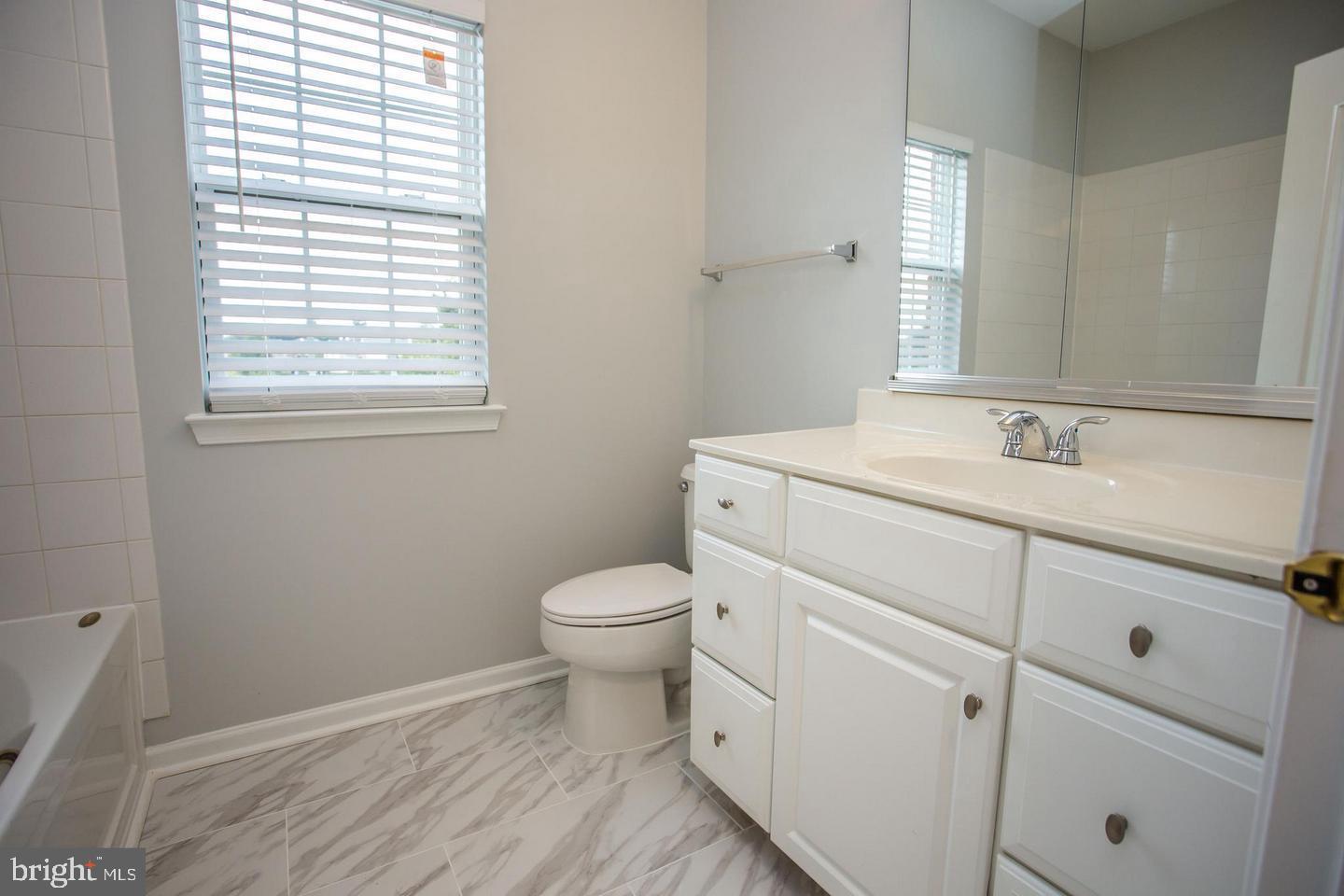 20431 Scioto Terrace Ashburn, VA 20147 - Photo 10 of 15