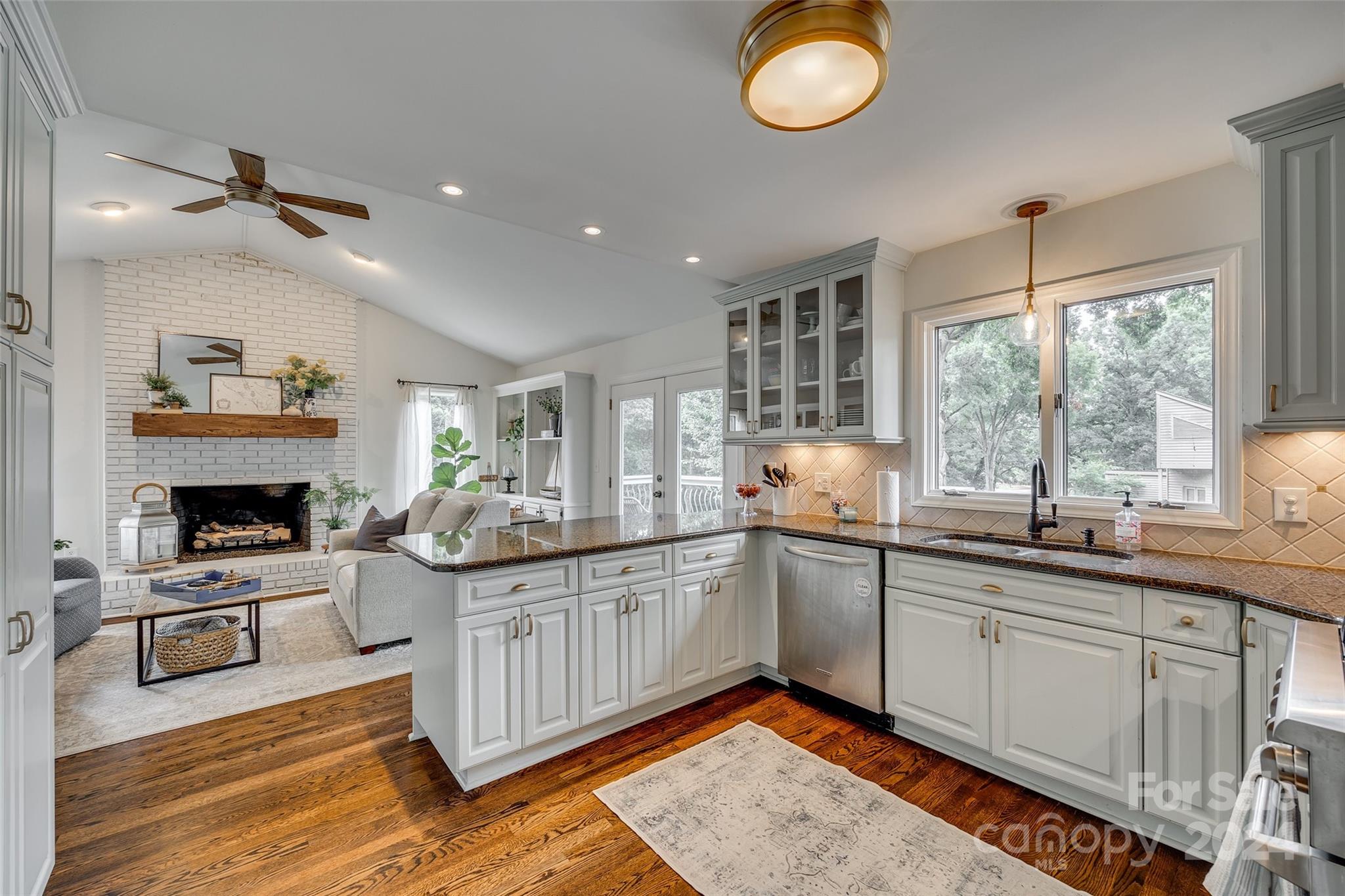 29 Commodore Point Road Lake Wylie, SC 29710 - Photo 11 of 43 Gallery Image 11