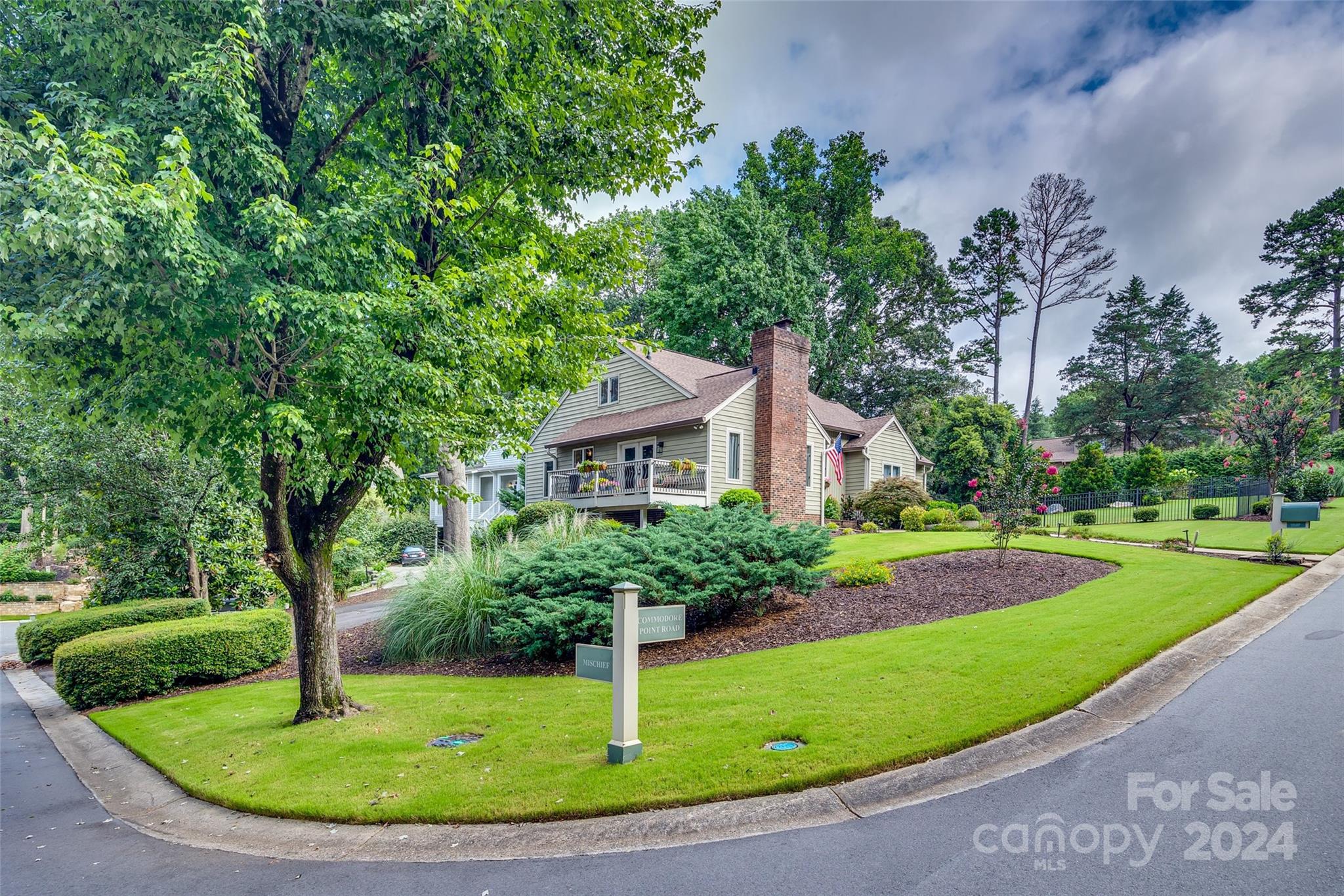 29 Commodore Point Road Lake Wylie, SC 29710 - Photo 2 of 43 Gallery Image 2