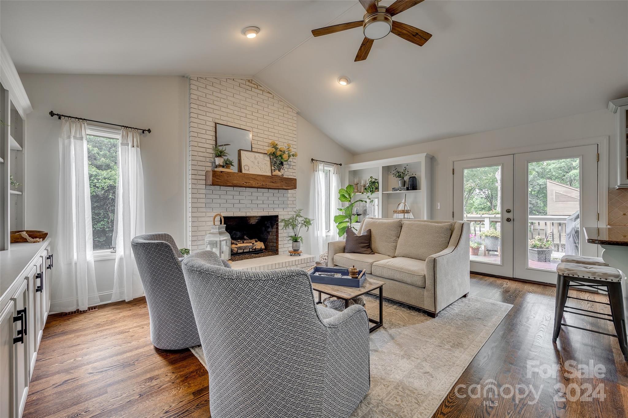 29 Commodore Point Road Lake Wylie, SC 29710 - Photo 6 of 43 Gallery Image 6