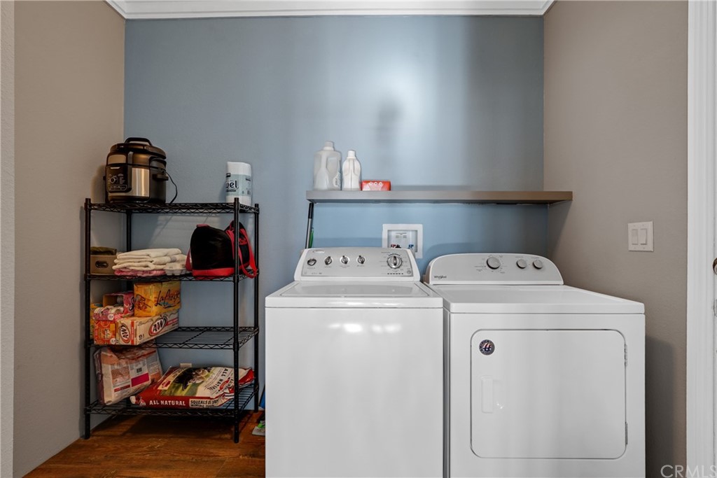 60600 Burnt Valley Road Anza, CA 92539 - Photo 24 of 46 a utility room with dryer and washer