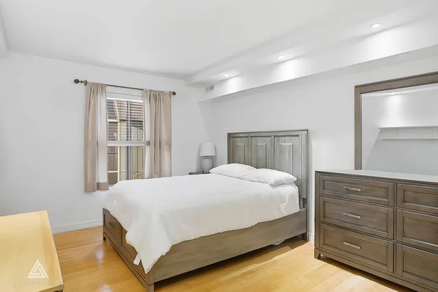 $265,000 | 9180 S Road, Unit D, Palos Hills, IL 60465