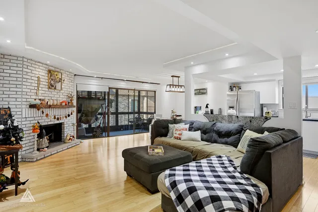 $265,000 | 9180 S Road, Unit D, Palos Hills, IL 60465