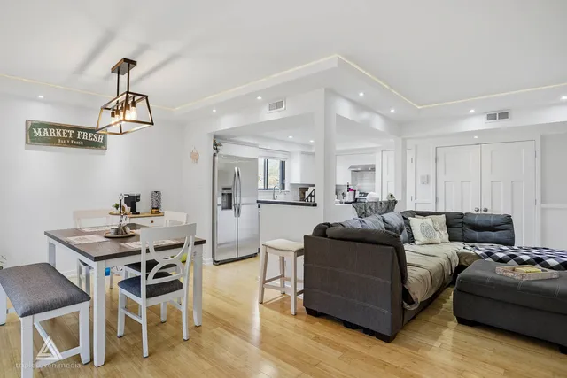 $265,000 | 9180 S Road, Unit D, Palos Hills, IL 60465