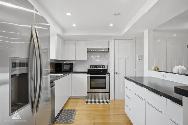 $265,000 | 9180 S Road, Unit D, Palos Hills, IL 60465