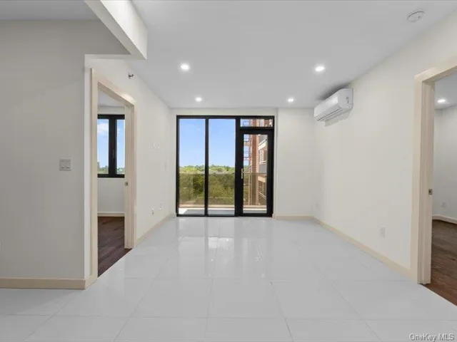 $662,112 | 124-28 Queens Boulevard, Unit 8A | Kew Gardens