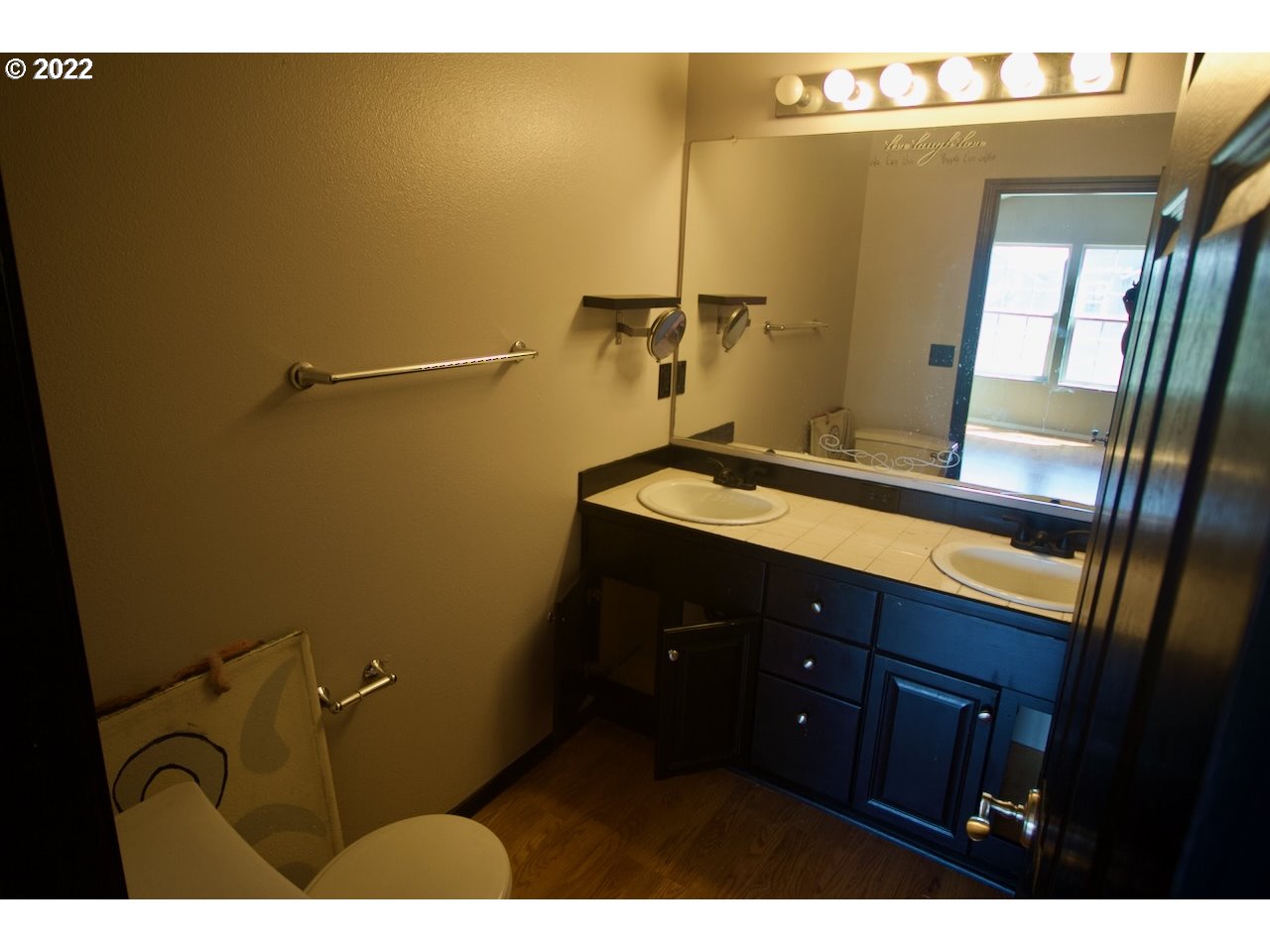 5825 Southeast 17th Loop Gresham, OR 97080 - Photo 16 of 27 Bathroom, Attached