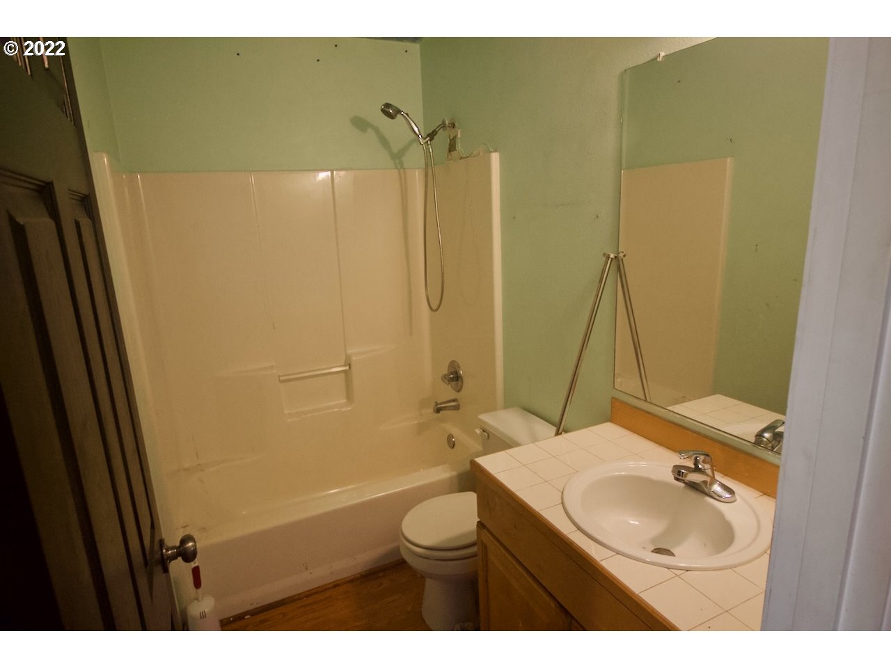 5825 Southeast 17th Loop Gresham, OR 97080 - Photo 22 of 27 Laundry
