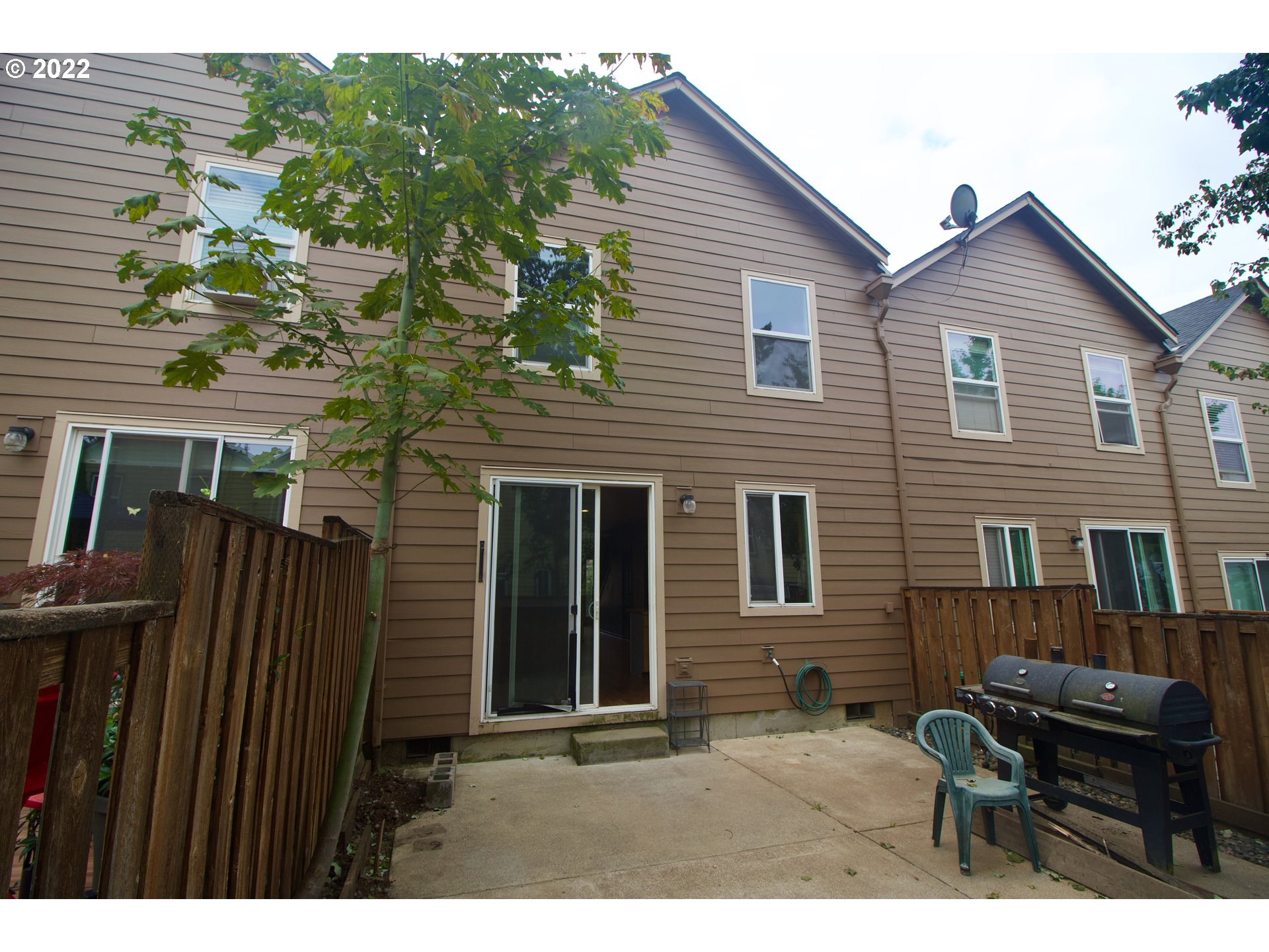 5825 Southeast 17th Loop Gresham, OR 97080 - Photo 27 of 27 Patio