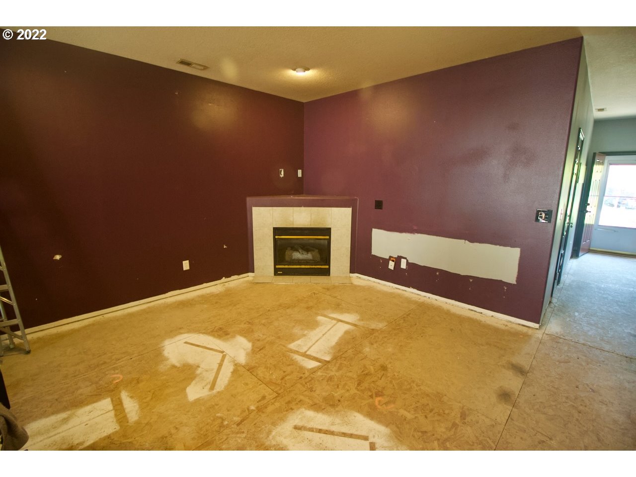 5825 Southeast 17th Loop Gresham, OR 97080 - Photo 6 of 27 Living Room