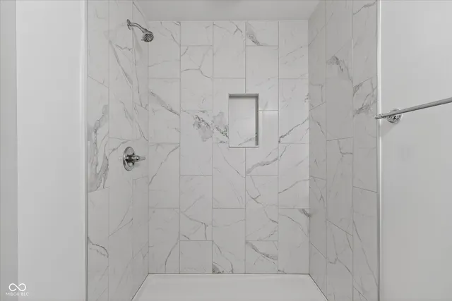 $164,900 | 1100 Alexandria Pike, Anderson, IN 46012