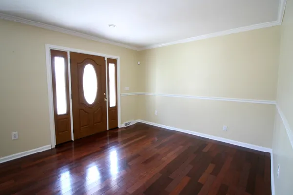 $2,450 | 1319 Kingfisher Circle, Hanahan, SC 29410