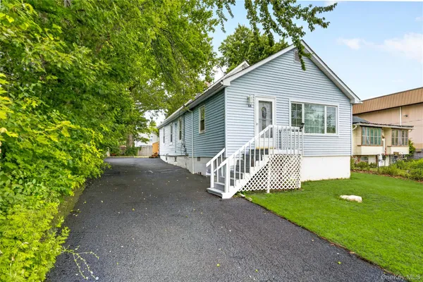 $325,000 | 68 Ridgewood Avenue, Middletown, NY 10940