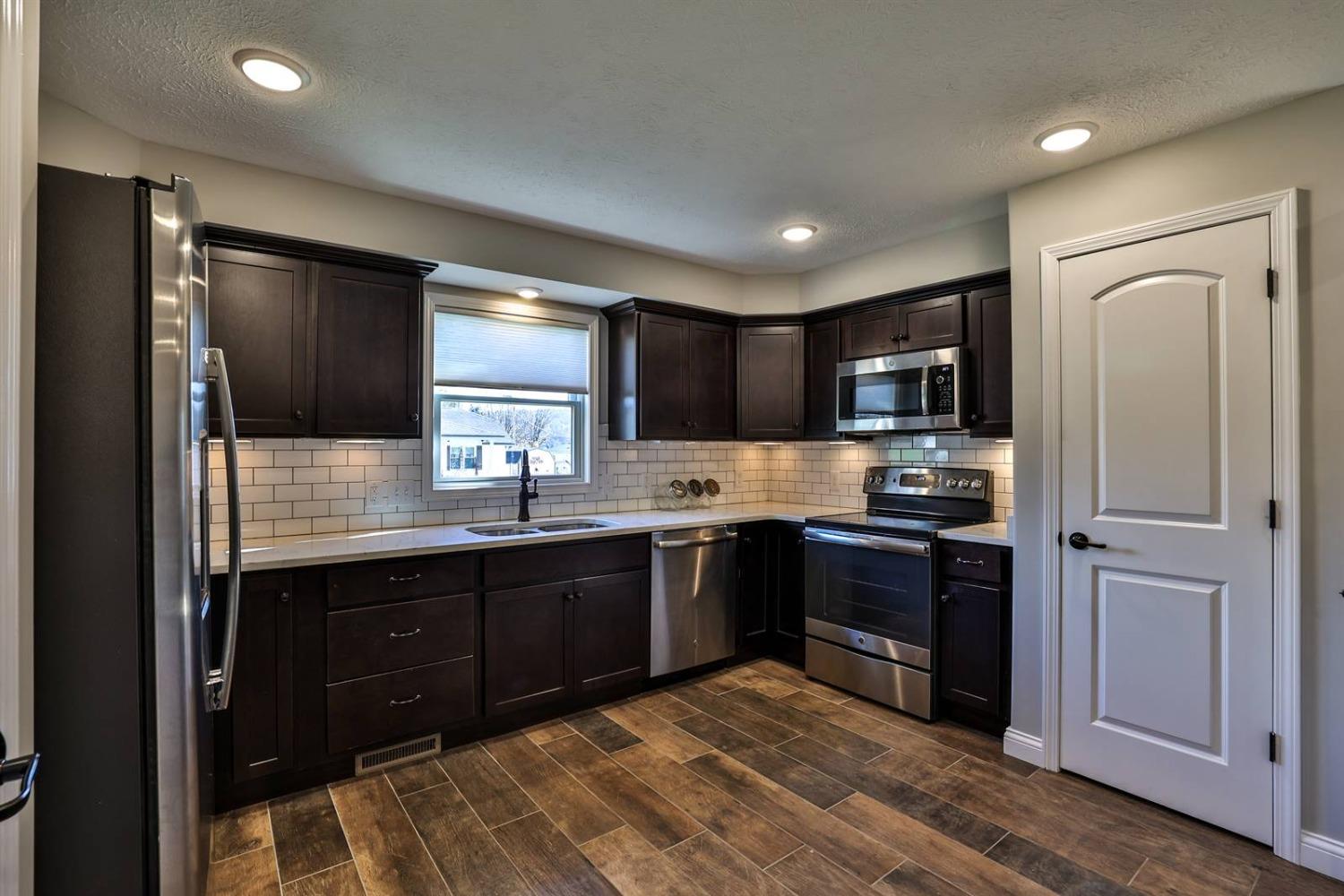 203 6th Street Rising Sun, IN 47040 - Photo 9 of 37