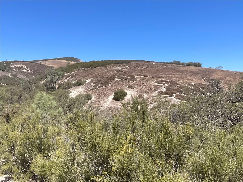 0 Martinez Road King City, CA 93930 - Photo 5 of 52 a view of a sky from a city