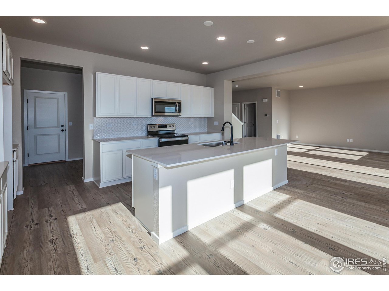 6634 4th St Road Greeley, CO 80634 - Photo 11 of 39 KITCHEN