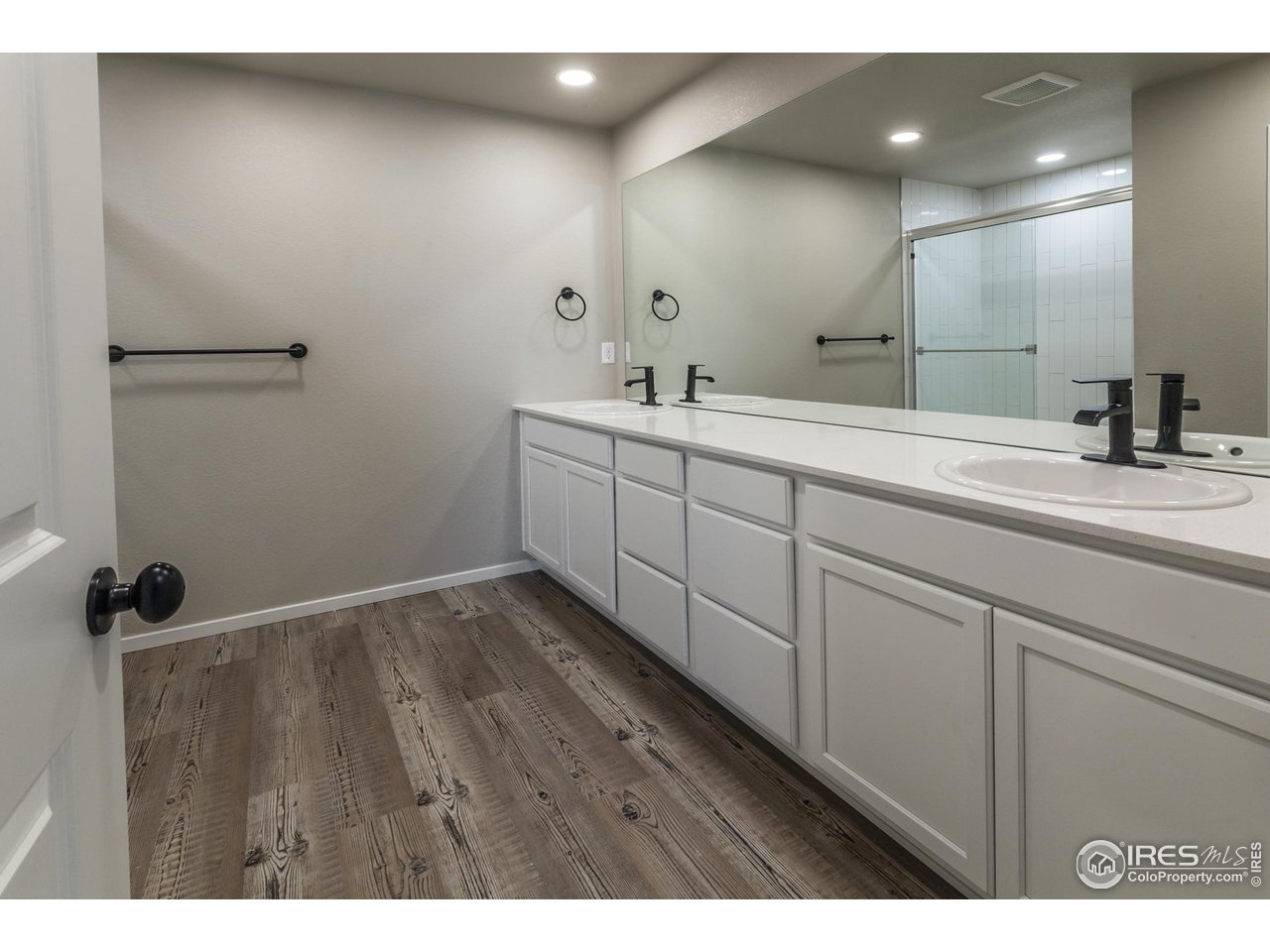 6634 4th St Road Greeley, CO 80634 - Photo 22 of 39 MASTER BATH