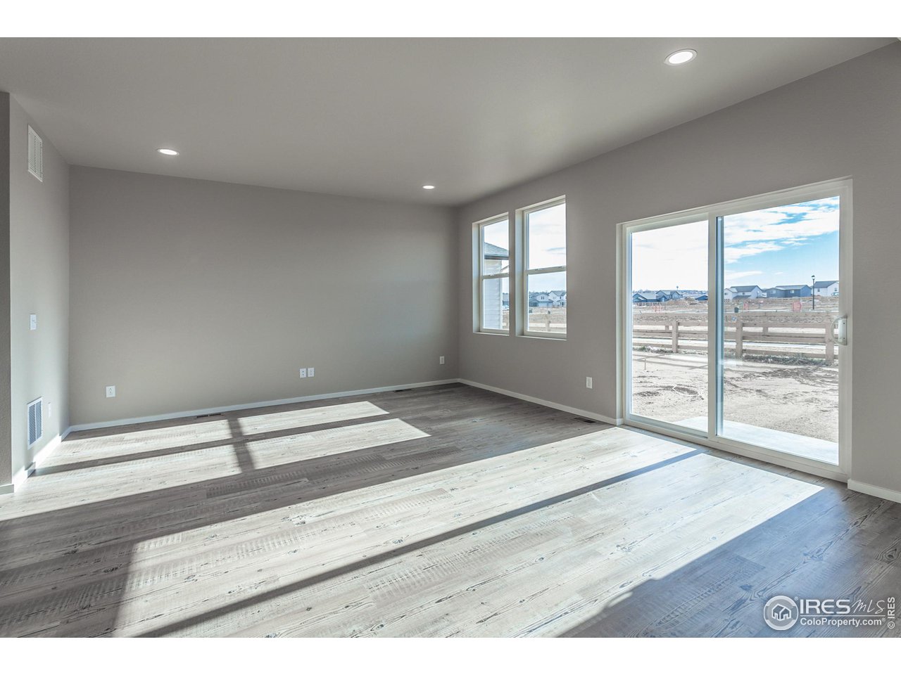 6634 4th St Road Greeley, CO 80634 - Photo 7 of 39 LIVING ROOM