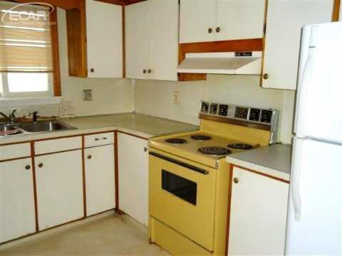 9040 North Seymour Road Flushing, MI 48433 - Photo 25 of 33 20454103-24.JPG